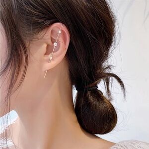 Set of 2 Crawler hook earrings Minimalist Bling Ear Wrap Crawler Hook Earring